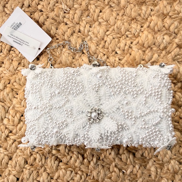 Handbags - Elegant White Clutch Bag